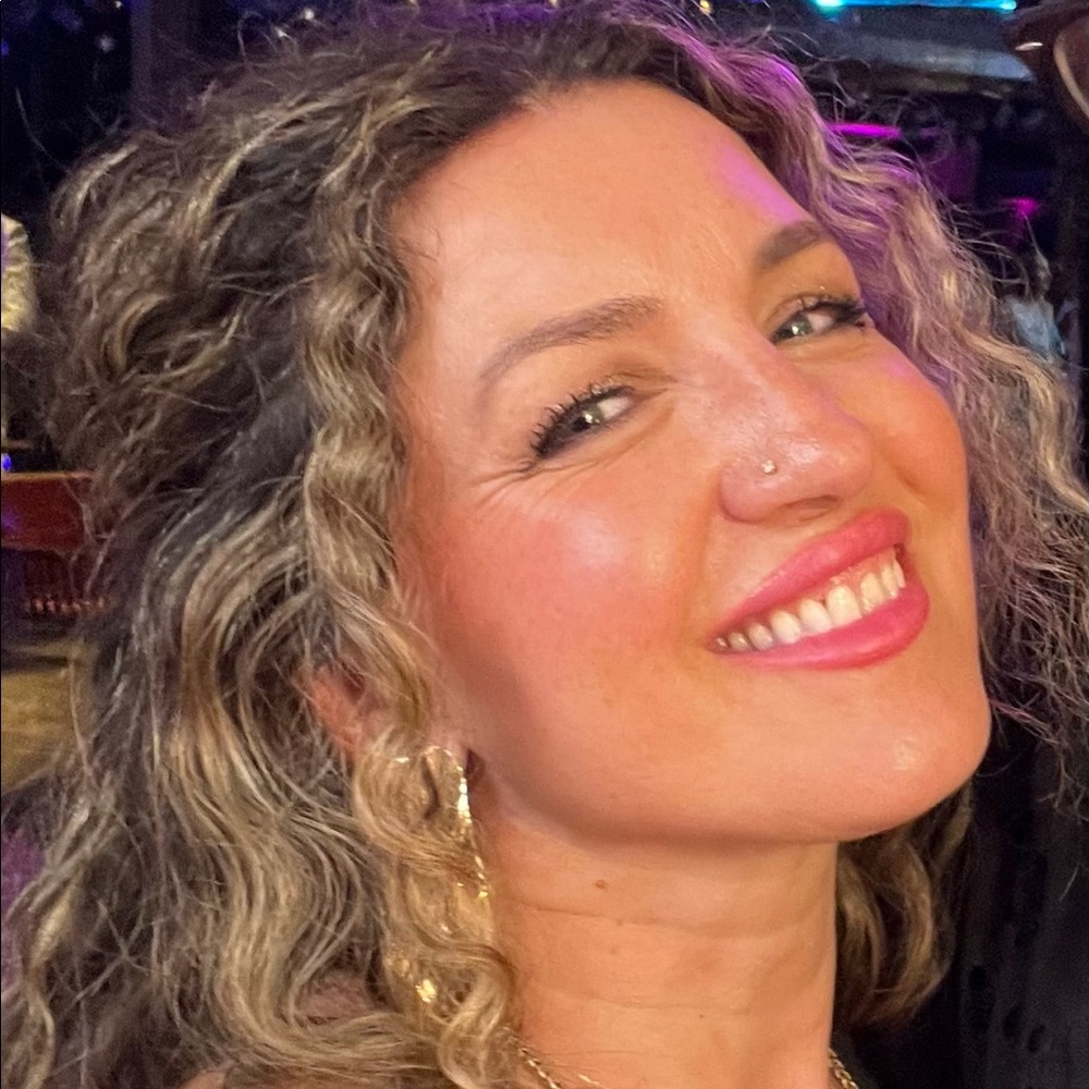 Meet your Posher, Mia